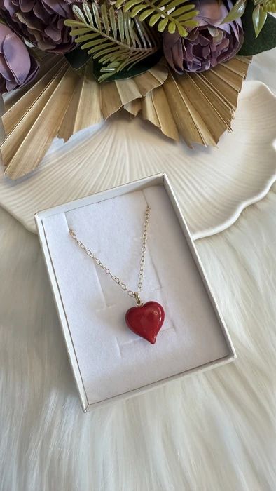 שרשרת לב אדום