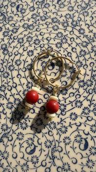 עגילי חישוק שלה