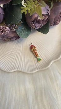 תליון דג אדום