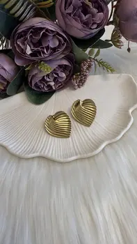 עגילי לב פסים